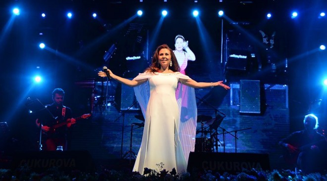 Nilüfər səsi ilə heyran etdi