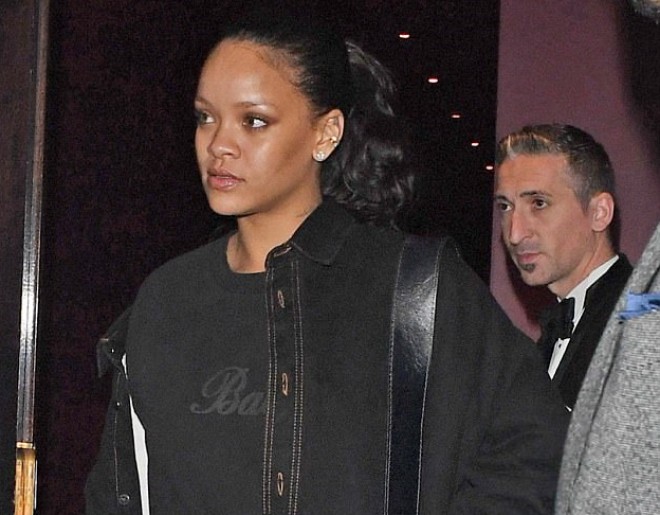 Rihanna ərəb sevgilisi ilə Çin restoranında – foto