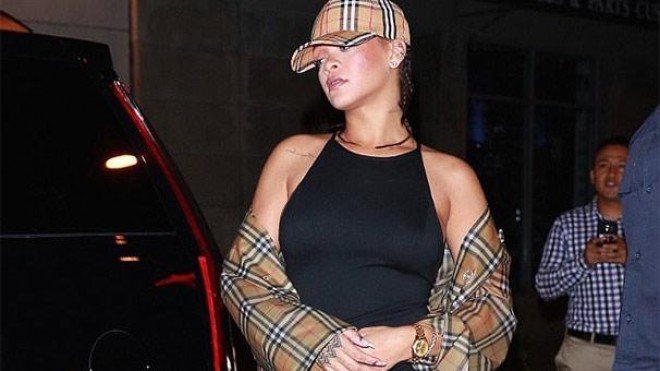 Rihanna atrıq çəkisinin qarşısını belə aldı - foto&nbsp;