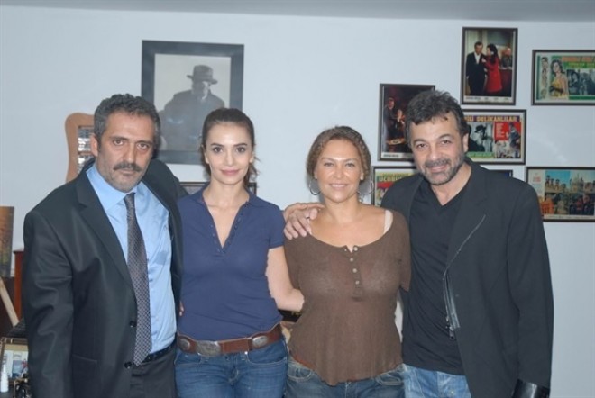 Hülya Avşar keçmiş tərəf müqabilinə “Yox” dedi