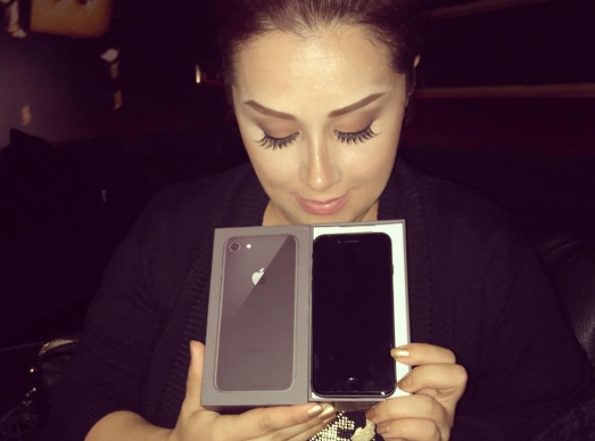 Xatirəyə “İphone 8” hədiyyə olundu - foto