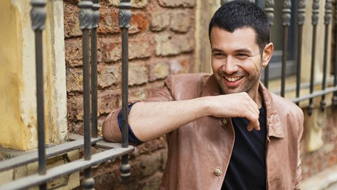 Keremcem sevgilisi ilə konsertdə