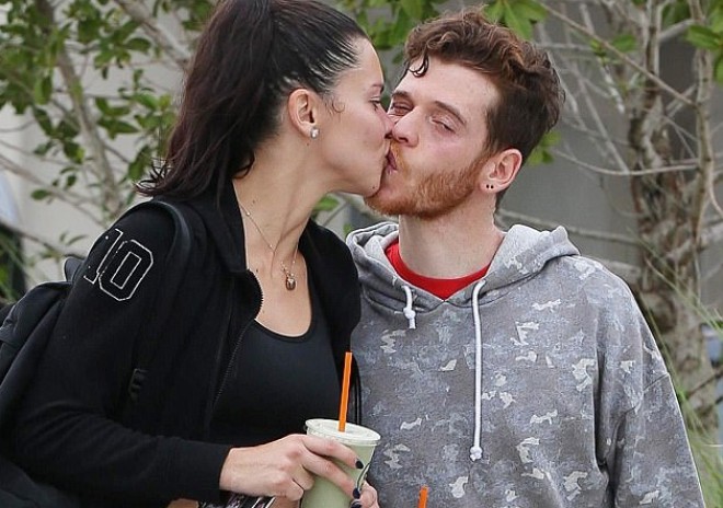 Adriana türk sevgilisi ilə Mayamidə öpüşdü - foto