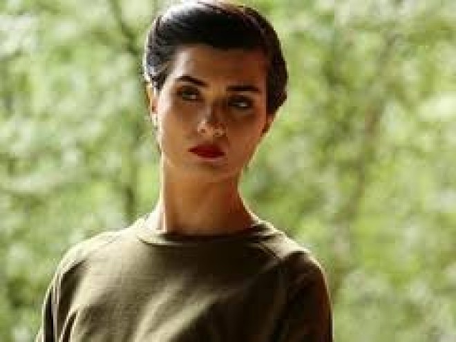 Tuba Büyüküstün keçmişə qayıtdı – foto