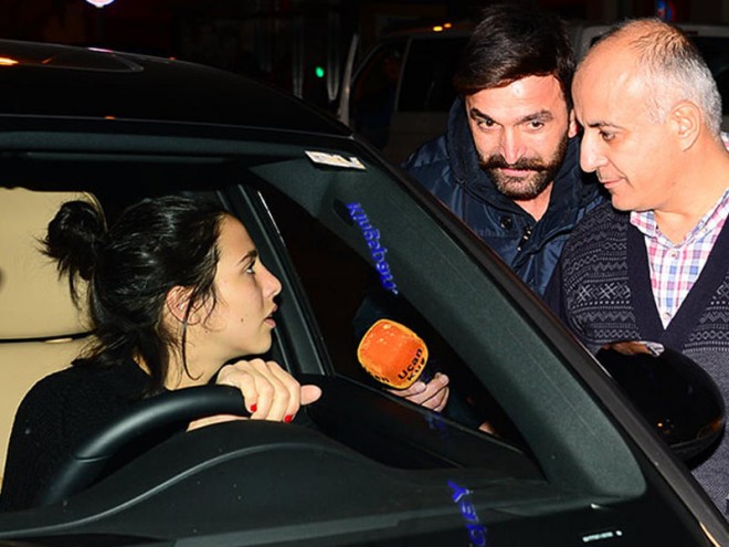 ​Hülya Avşarın qızı qəza törətdi - foto