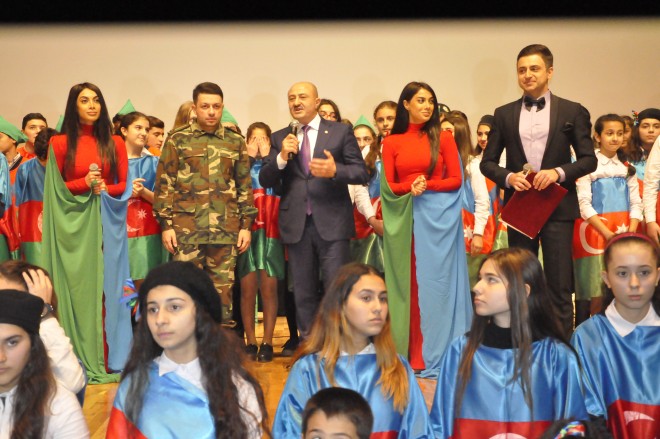 “Azərbaycan Bayrağı” adlı yeni duet - Dövlət Bayrağı gününə həsr olunub