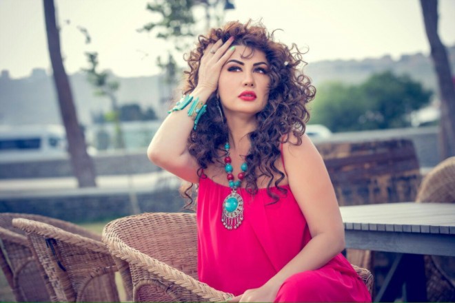 Fatimə Fətəliyeva qızı ilə 
