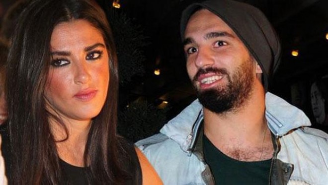 Arda Turan və sevgilisi Aslıhan Doğan yenidən barışdılar