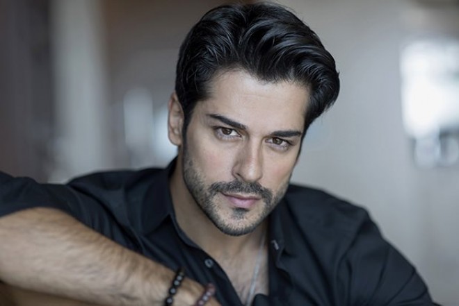Burak Özçivit bu gün Bakıya gəlir