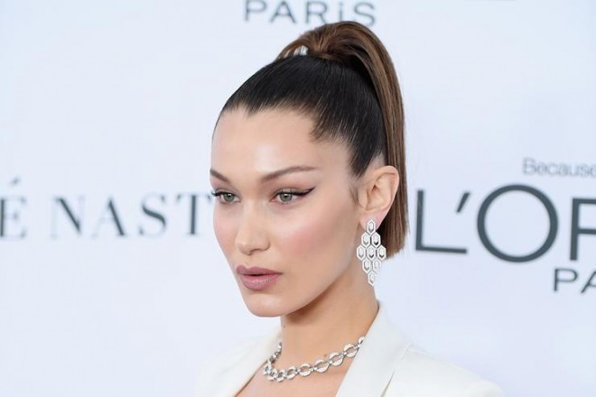Bella Hadid paparazzilərə tuş gəlib