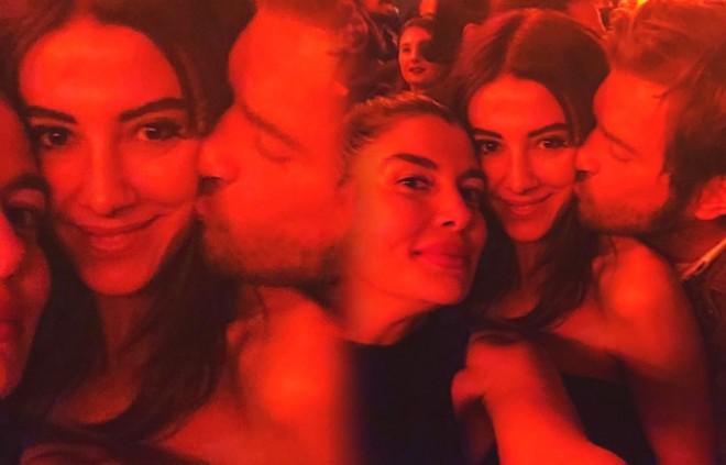 Kıvançın həyat yoldaşı ilə romantik fotosu