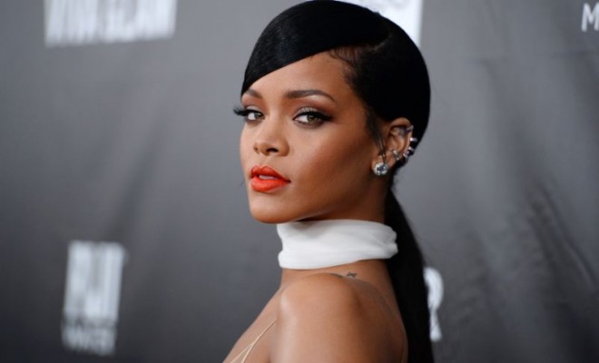 Rihannanın adı prospektə verilib - foto