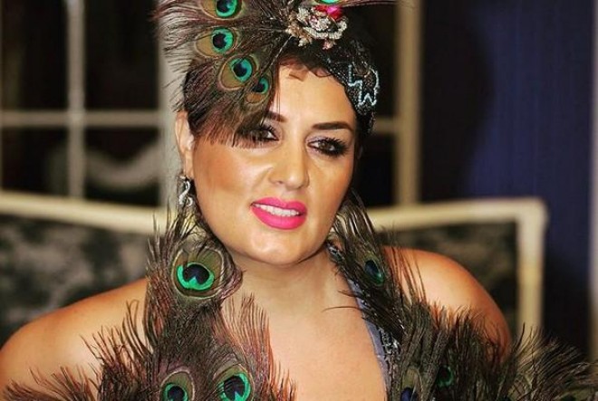 Elza Seyidcahan anasından danışdı