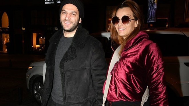 Sualı eşitdikdə qəhqəhə çəkdi