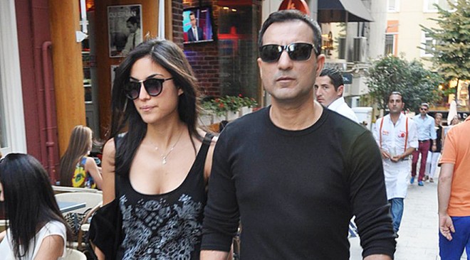 Türk müğənni hamının xoşbəxt olmasını arzulayıb