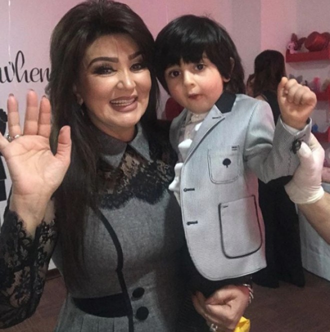 Xalq Artisti nəvəsi ilə - foto