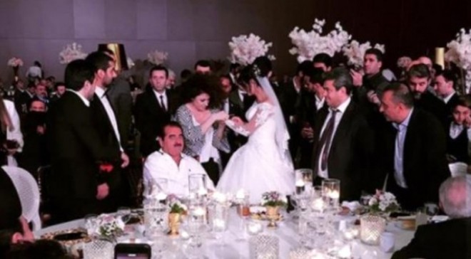 Tatlıses nəvəsini evləndirdi