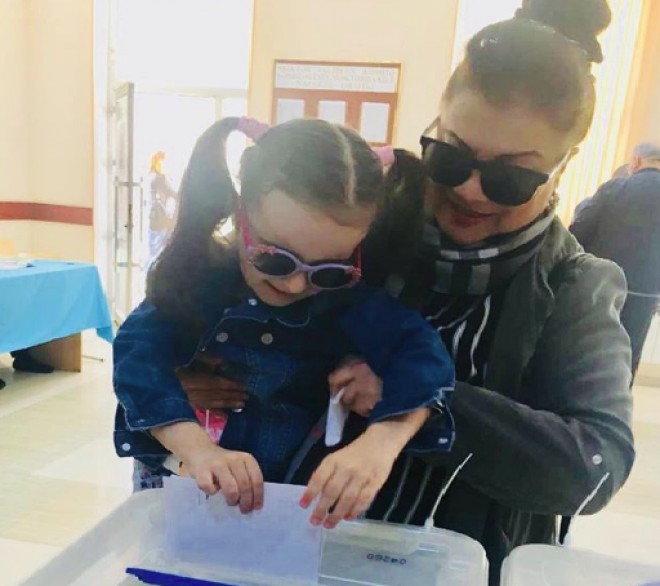 Xalq Artisti səs verdi