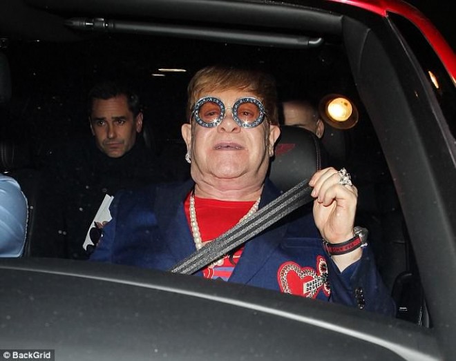 Elton həmcins həyat yoldaşı ilə Londonda - foto