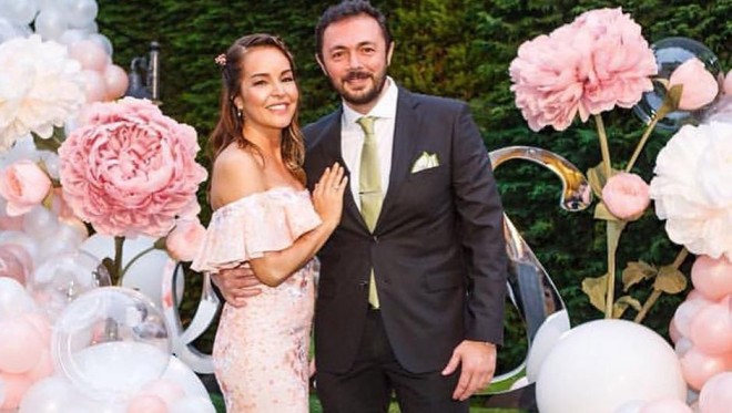 Toy üçün 3 gəlinlik hazırlatdırdı