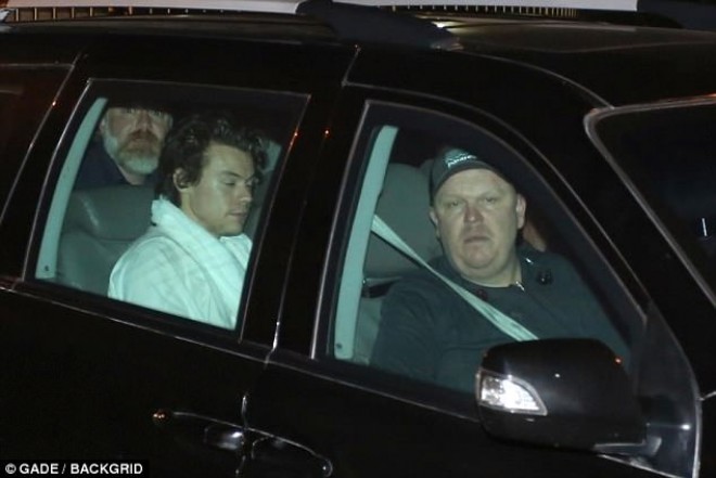 Harri Styles xalatda "yaxalandı" - foto