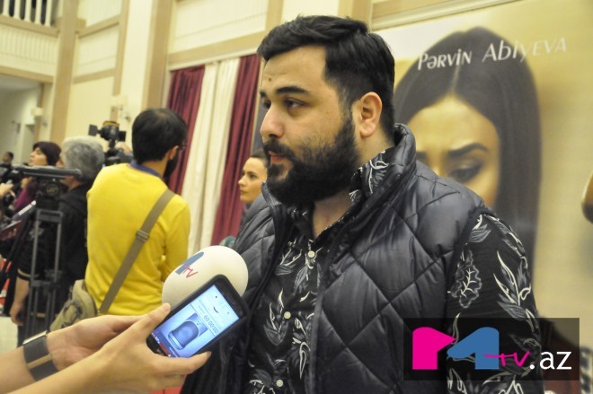 Xalq Artistinin oğlu xanımı ilə təqdimata qatılıb