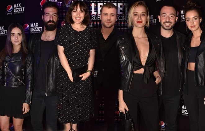 Reklam tanıtımına məşhurlar axın etdilər – foto