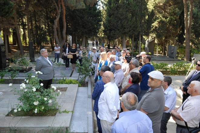 Mehdi Məmmədovun məzarı ziyarət olunub 
