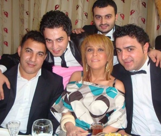 Müğənnilərin arxiv fotosu yayılıb