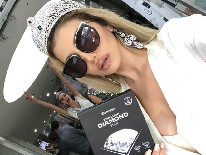 Azərbaycanlı qız dünya gözəllərindən biri seçildi - foto