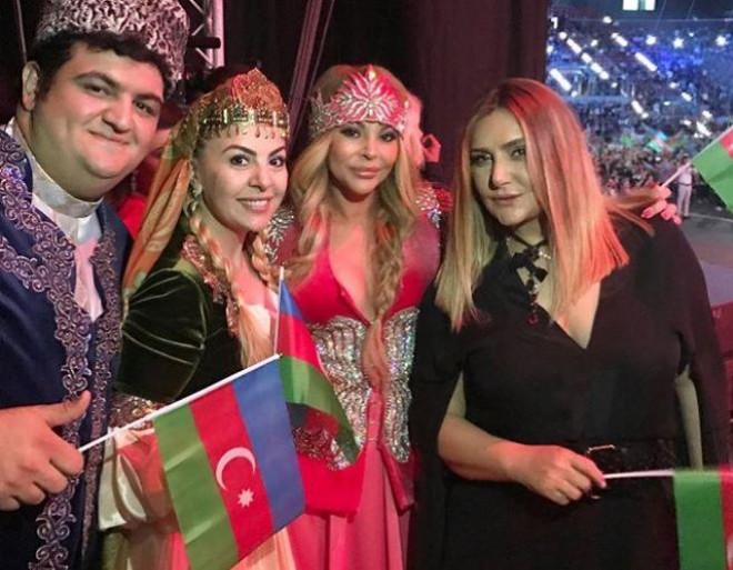 Aygün ilə Zülfiyyə birgə şəkil çəkdirdilər - küsülülüyə son qoyulurmu?