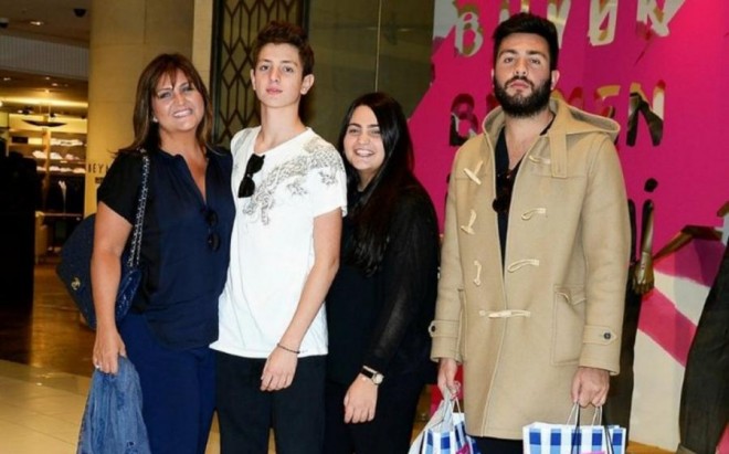 Sibel Can övladları ilə göründü