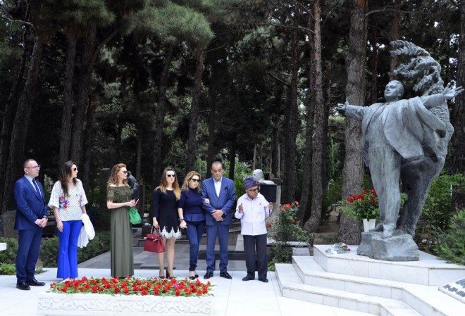 Rəşid Behbudovun xatirəsi anılıb - foto