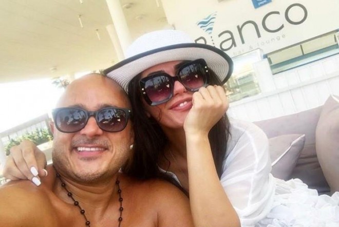 Əməkdar Artistdən həyat yoldaşını qısqandıracaq şəkil