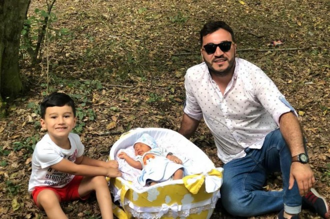 Müğənni yeni doğulan körpəsini göstərdi - foto