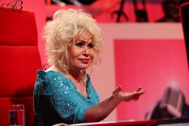 Nisə Qasımova siqaret çəkdiyini etiraf etdi