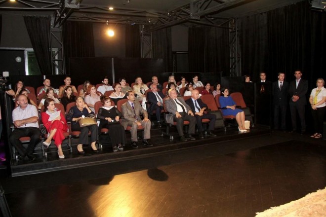 Fəxri adı olan aktyorlara medallar verilib - foto