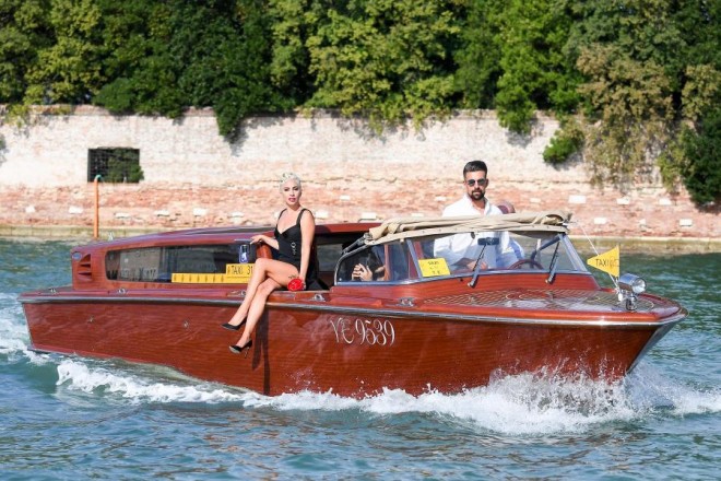 Ledi Qaqa tədbirə fərqli gəldi - foto