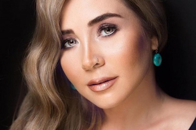 Müğənni yağan yağışdan yazdı - video