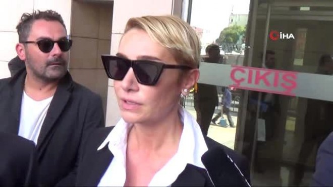 Müğənni sevgilisini məhkəməyə verdi - foto