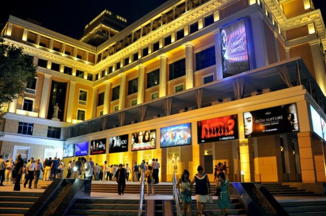 Nizami Kino Mərkəzi repertuarını dəyişdi