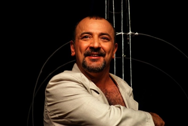 Əməkdar artist festivalda “Kontrabas”ı oynadı 