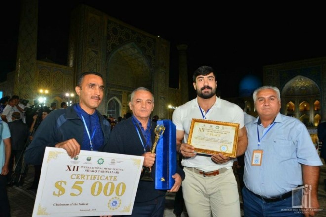 Azərbaycanlı xanəndə mükafat aldı - foto