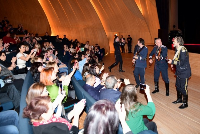 “The No Smoking Orchestra” Bakıda konsert verdi - foto
