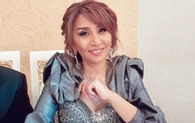 Elnarə Abdullayeva villa tikdirir