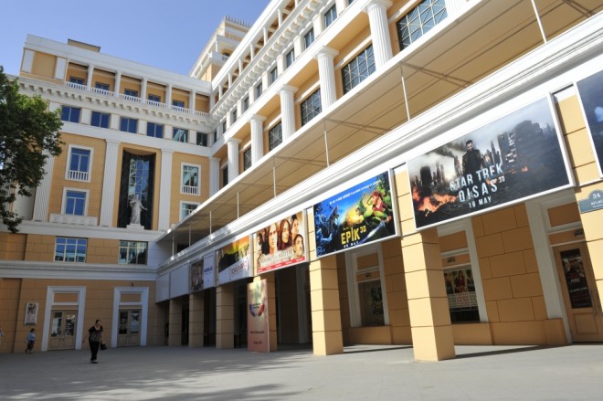  Nizami Kino Mərkəzi repertuarını dəyişdi 