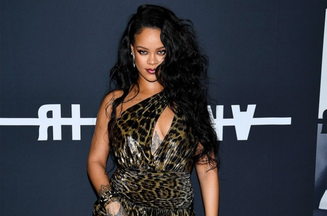 Rihannanın həyatından film çəkilir