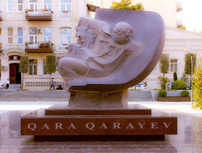 Qara Qarayevin anadan olmasından 102 il ötür - foto