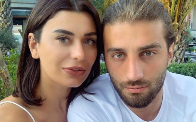 Model koronovirusa görə Bodruma köçdü