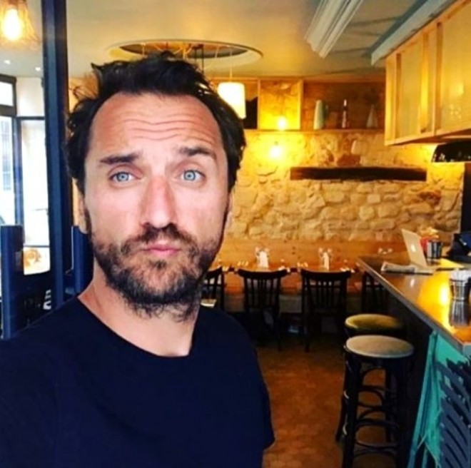  Aktyor restoranını bağladı